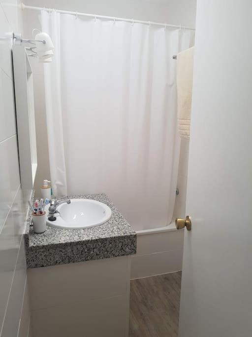 הוילה איסלה דל מורל Casa En Punta Del Moral מראה חיצוני תמונה